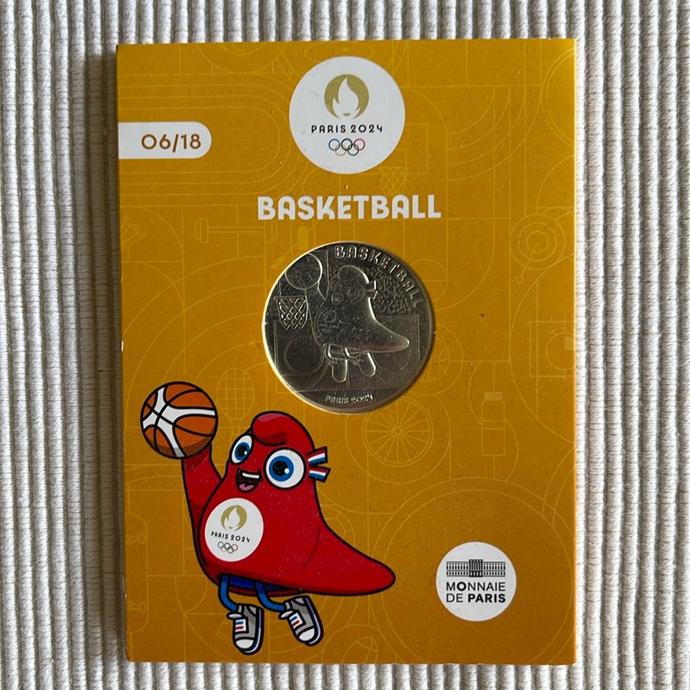 €10 PARIS 2024 Olympics BASKETBALL COIN